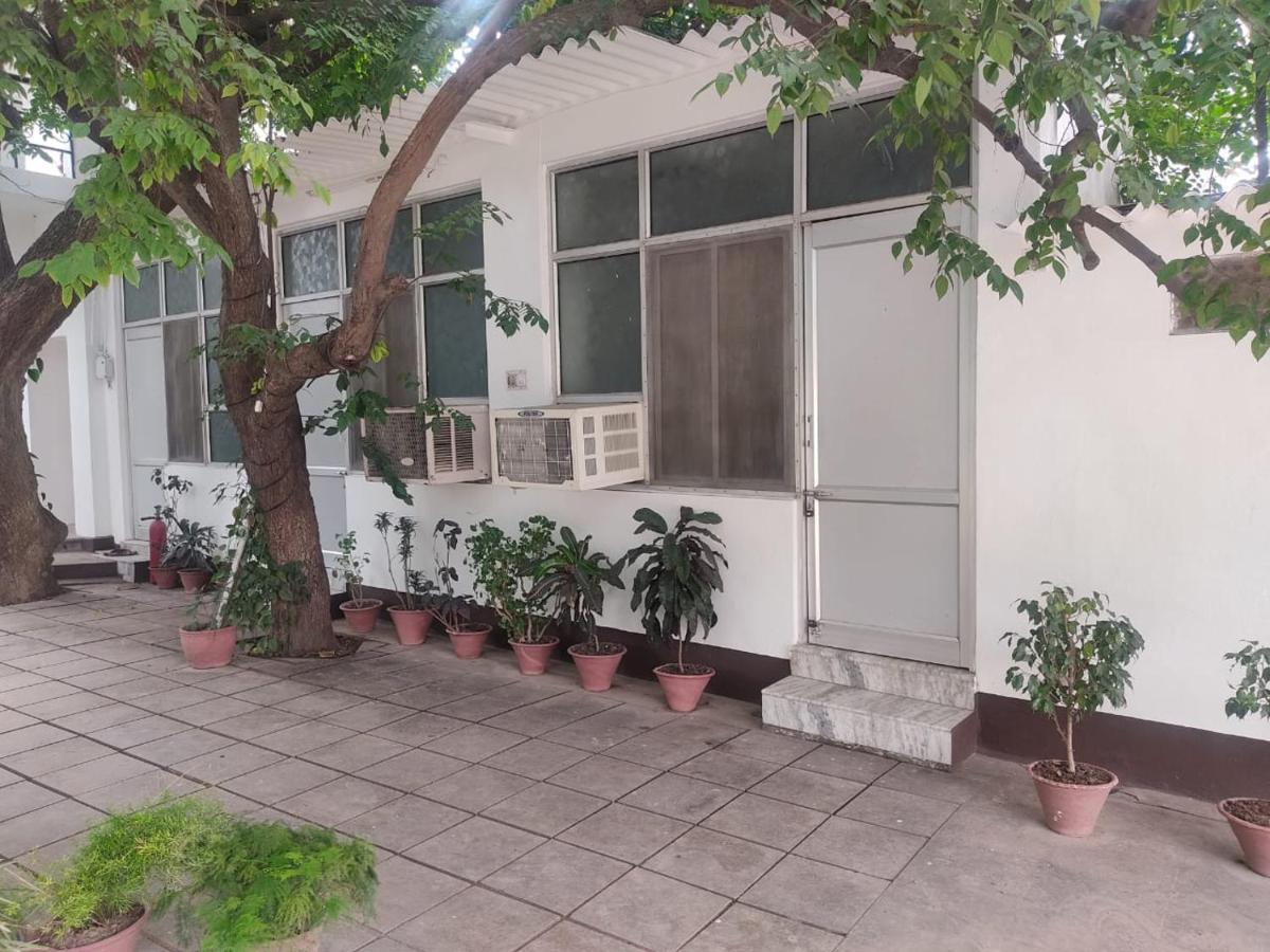 Vatika Homestay Varanasi Exterior photo