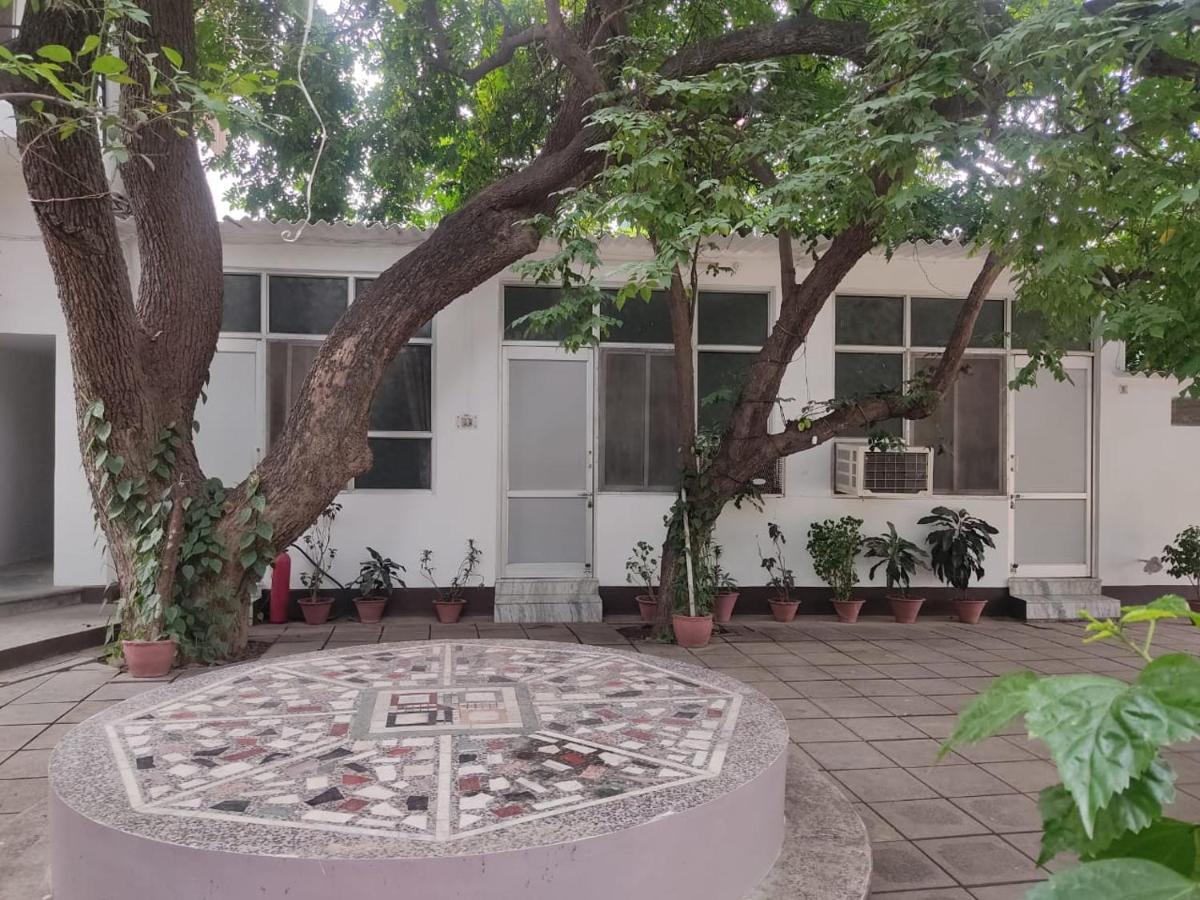 Vatika Homestay Varanasi Exterior photo