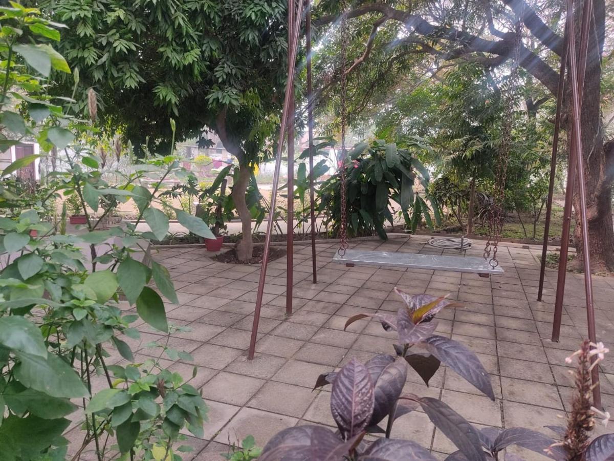 Vatika Homestay Varanasi Exterior photo