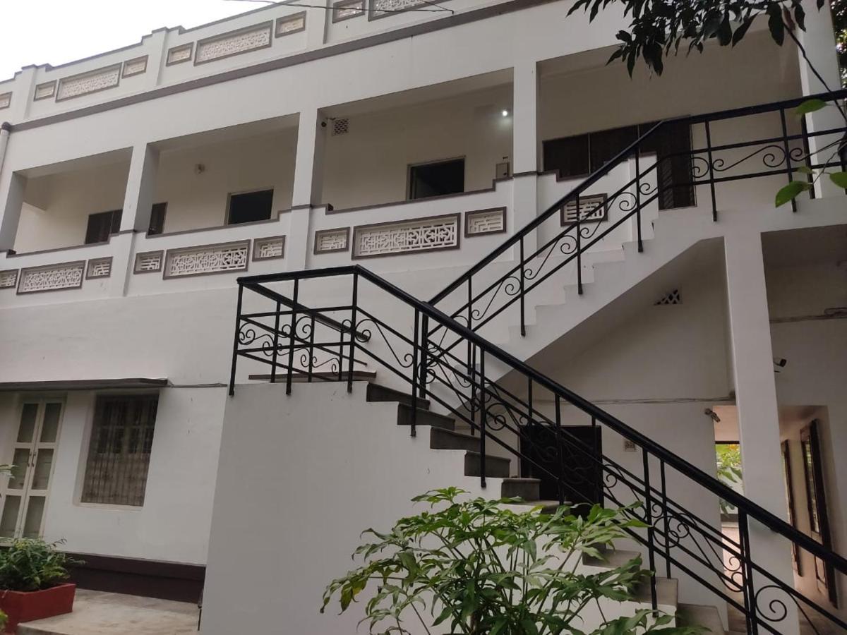 Vatika Homestay Varanasi Exterior photo