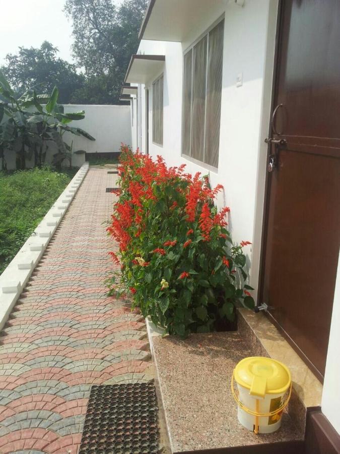 Vatika Homestay Varanasi Exterior photo