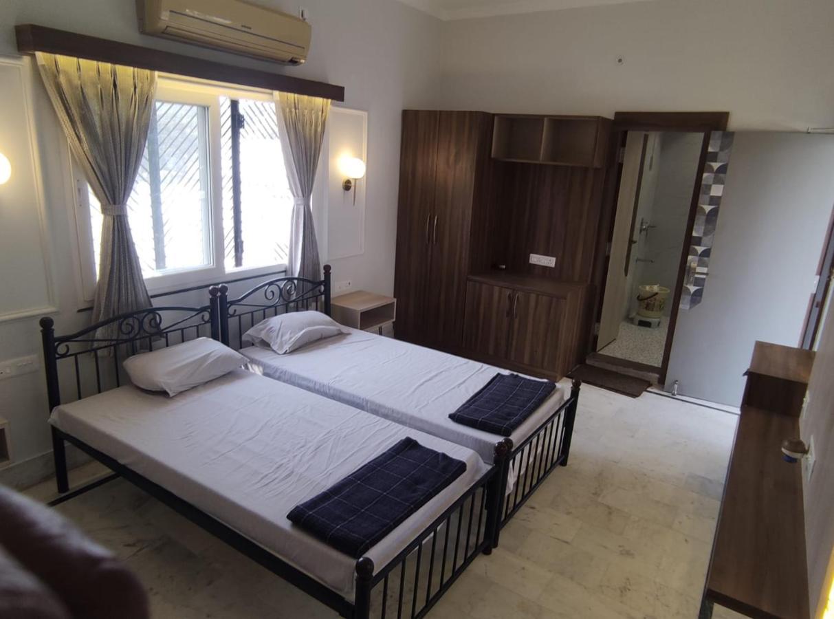 Vatika Homestay Varanasi Exterior photo