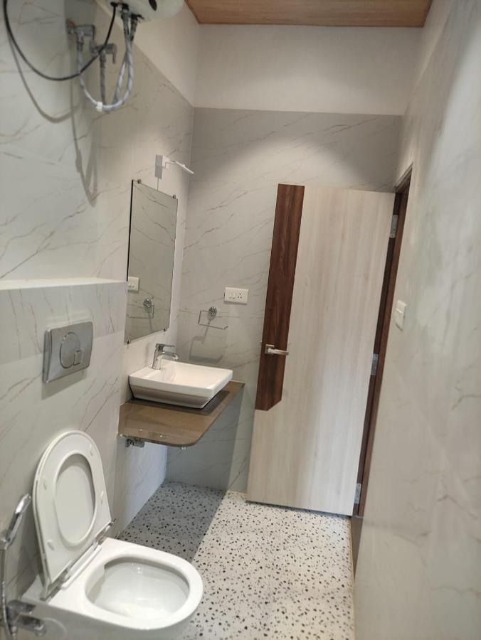 Vatika Homestay Varanasi Exterior photo