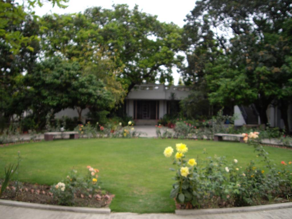 Vatika Homestay Varanasi Exterior photo